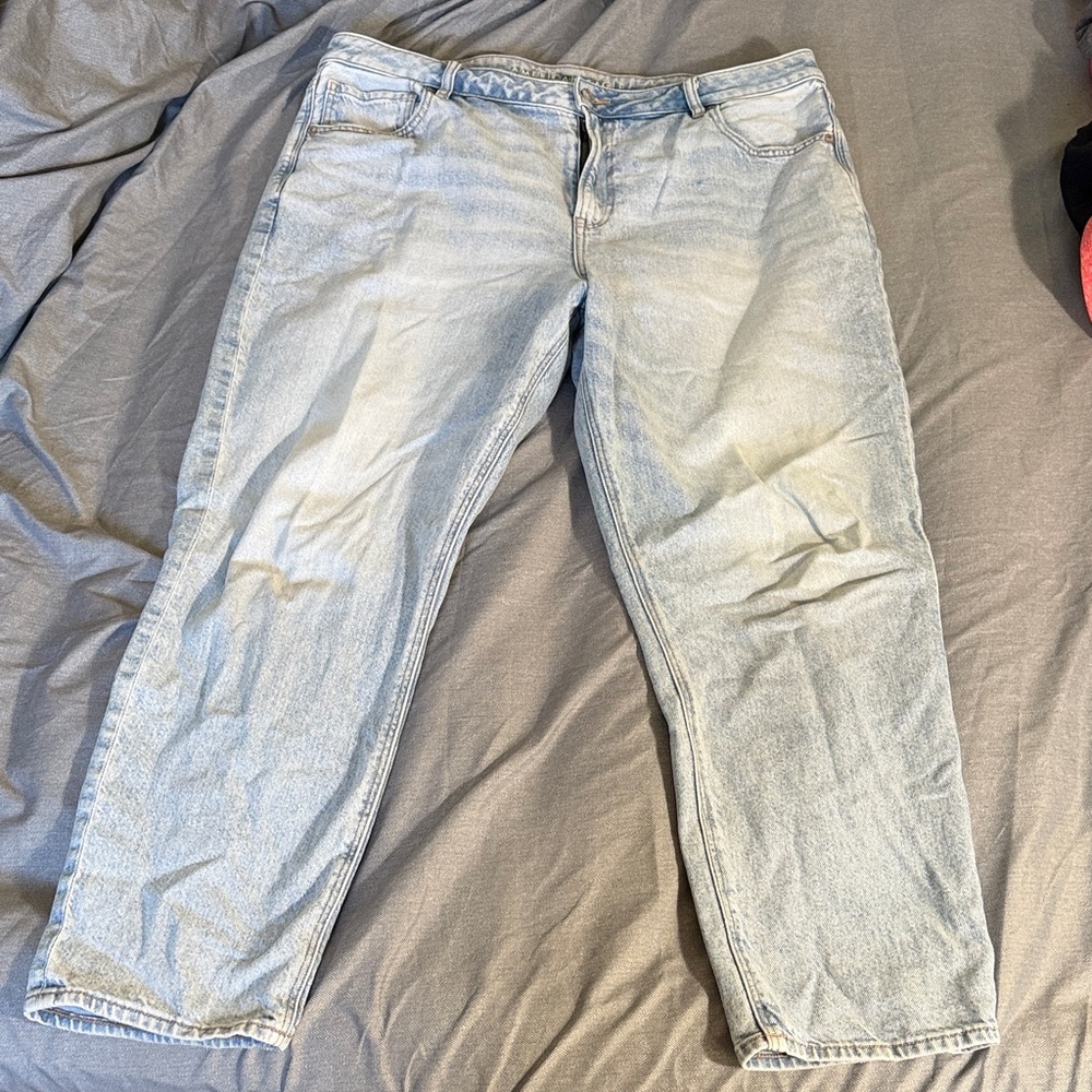 American Eagle Mom Jean